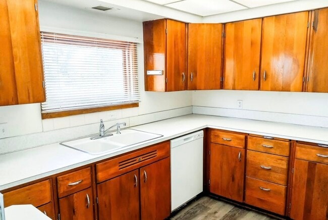 Photo - 1310 NE Williams St Unit Upper