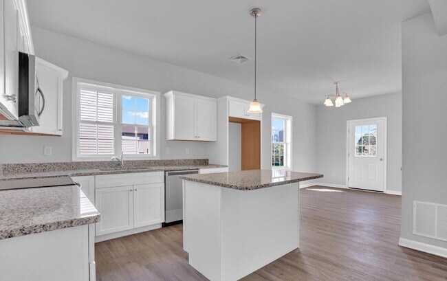 Photo - 2420 Lehman St