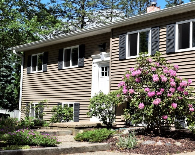 Photo - 7631 Walcott Street