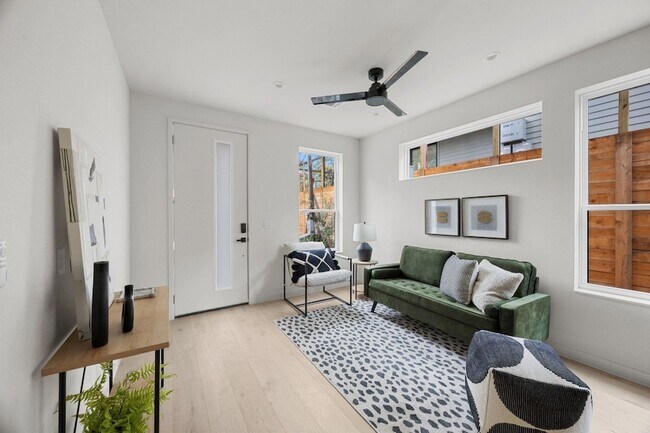 Photo - 1709 Maple Ave Unit 2B