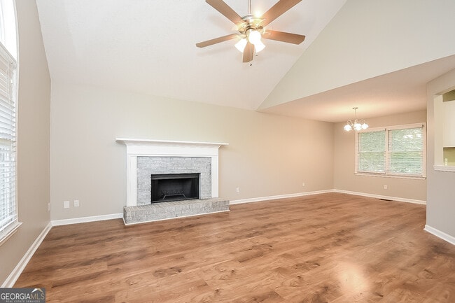 Photo - 19 Widgeon Way SW