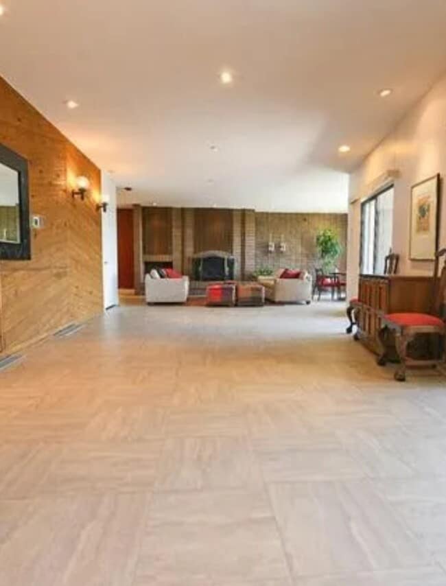 Photo - 245 N Vine St Unit 000