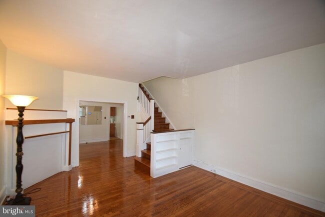 Photo - 6108 Master St