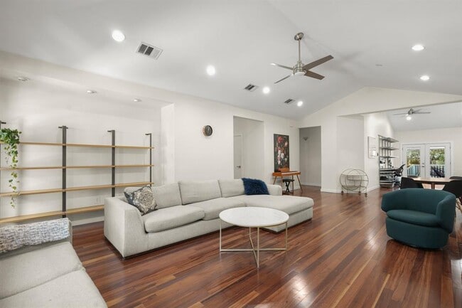 Photo - 2501 Del Curto Rd