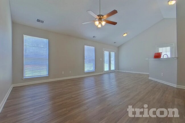 1401 May Oak Cir