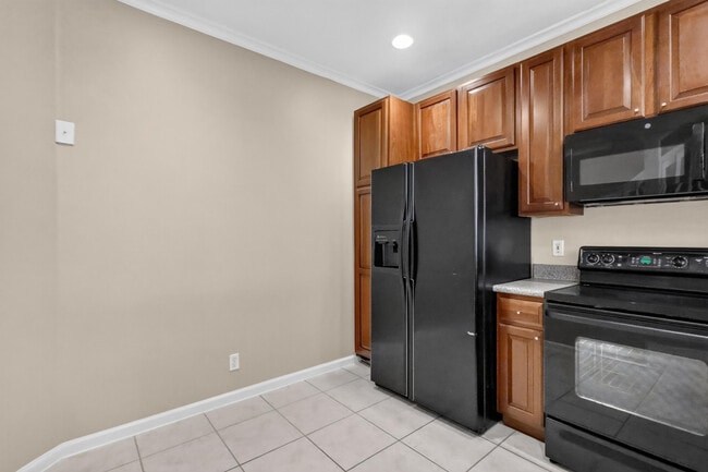 8103 Bellagio Ln