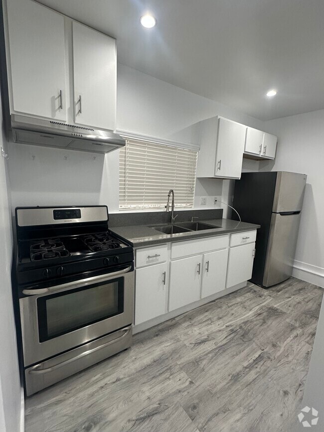 Building Photo - 17743 Vanowen St Rental