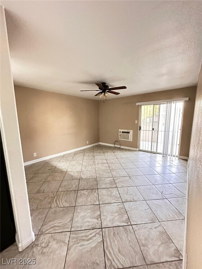 Photo - 5346 S Swenson St Unit 35