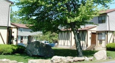 Deerfield Gardens - Deerfield Gardens Apartments
