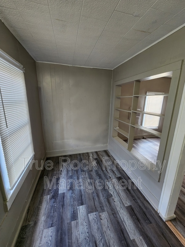 Photo - 426 W 15th St