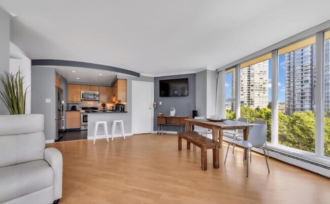 Photo - 1009 Expo Blvd Unité 703