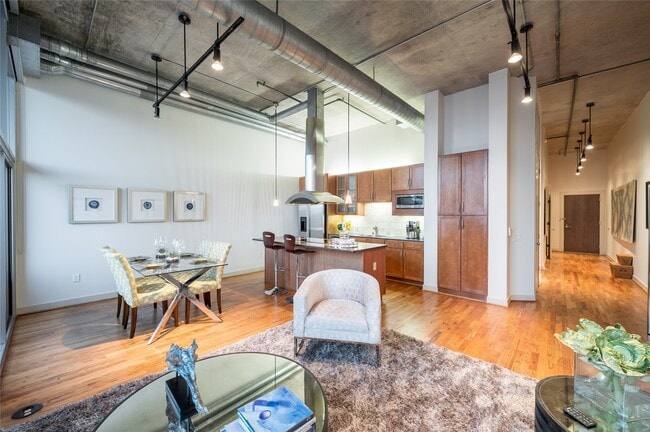Building Photo - 4899 Montrose Blvd Unit 907 Rental