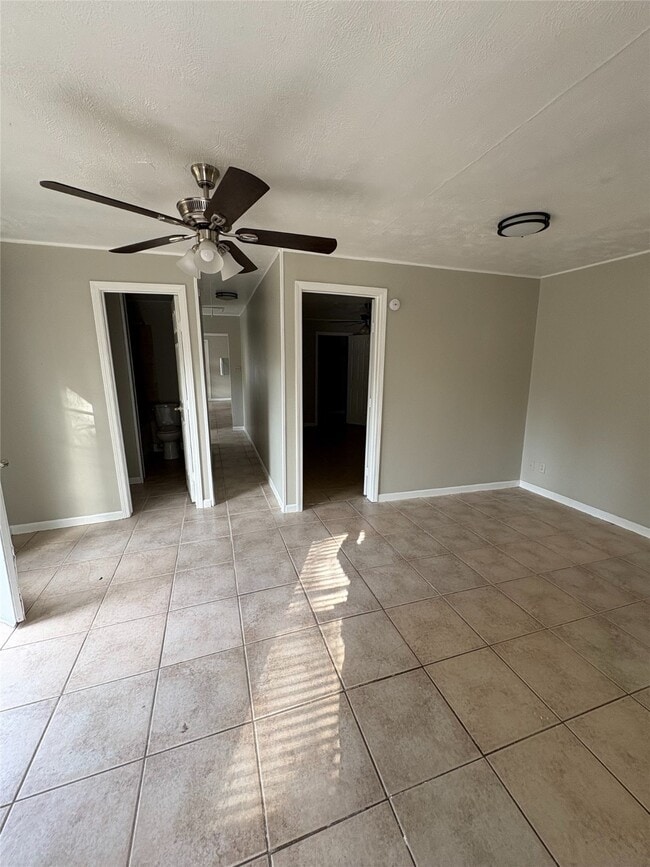 Photo - 905 St Lawrence River Rd