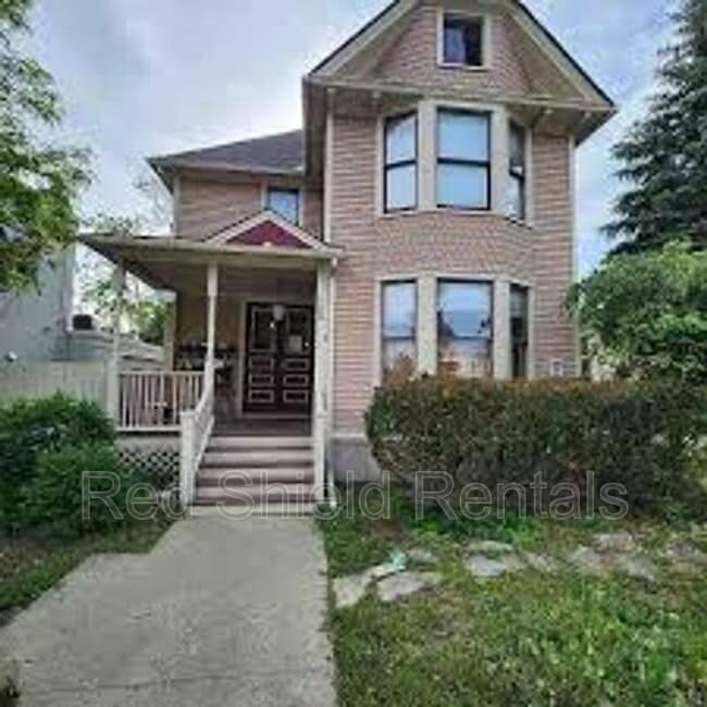Building Photo - 103 S Huron St Unit Apt 8