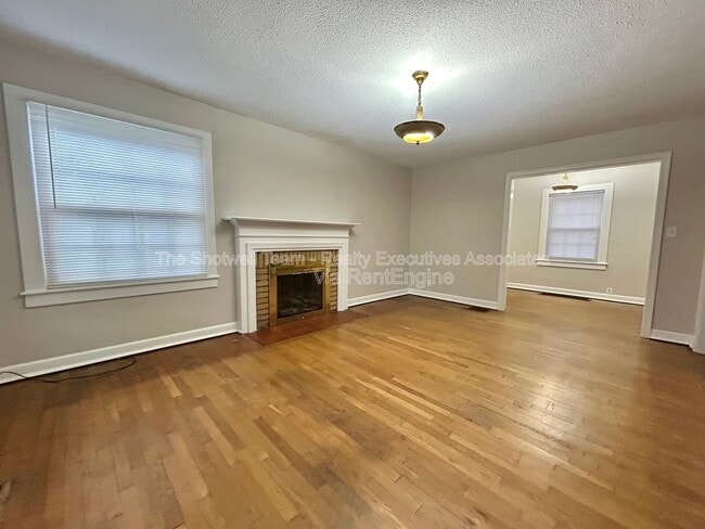 Photo - 4403 Cypress Ln SW