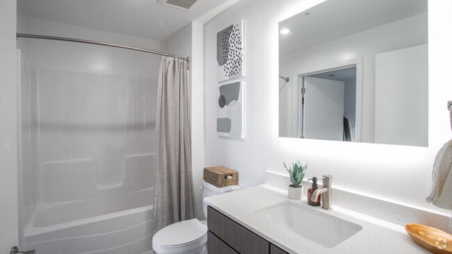 1BR,1BA,-654SF