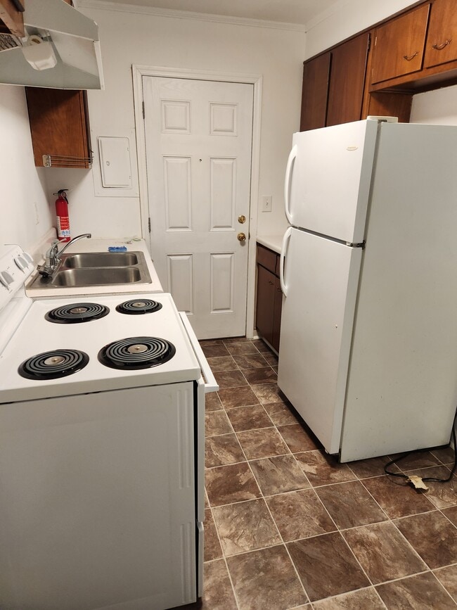 Photo - 408 Guille St