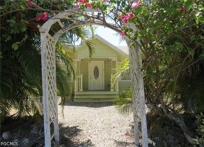 Photo - 2704 Second St
