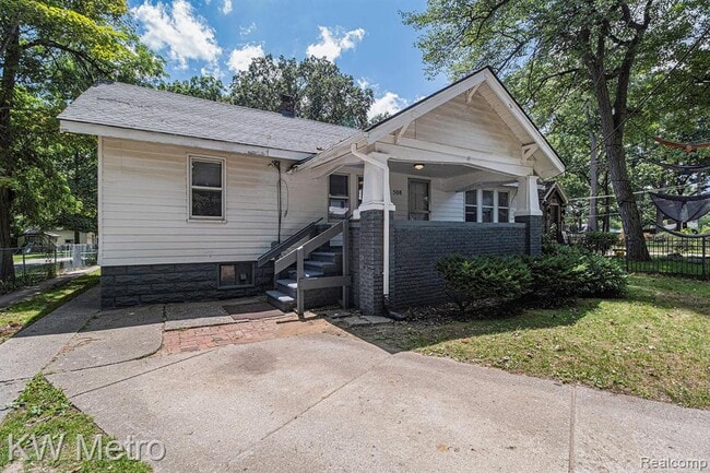 Photo - 508 Parkdale Ave