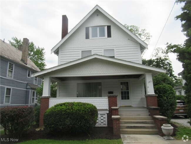 Building Photo - 142 E Bridge St Rental