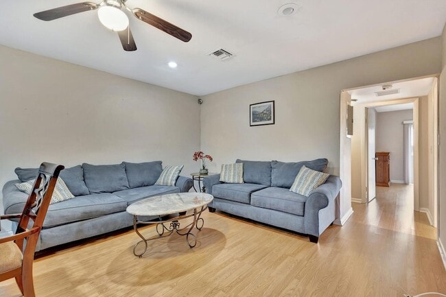 Photo - 162 Coventry G