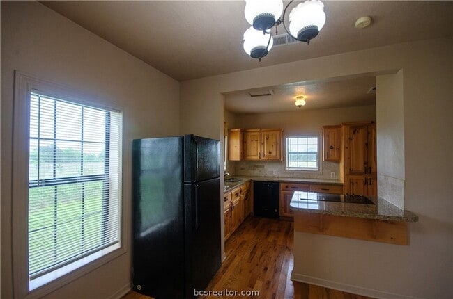 Photo - 9852 FM1179