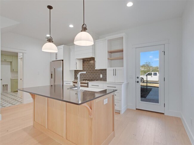 Photo - 416 Stagecoach Trail