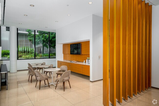 Photo - Intersect at O