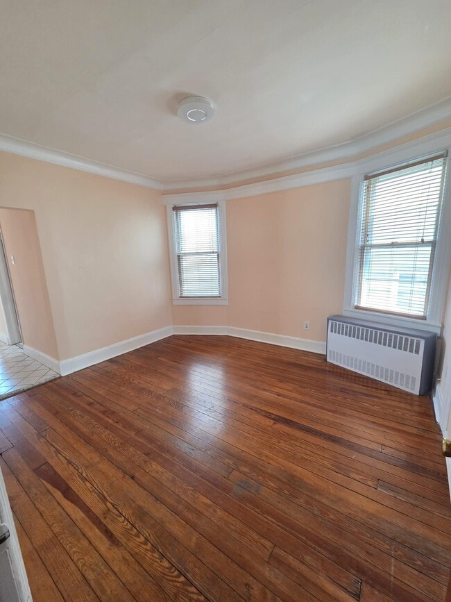 Photo - 364 Woodlawn Ave