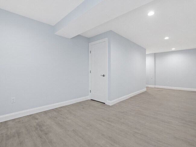 Photo - 5 Naviens Ln Unit 2