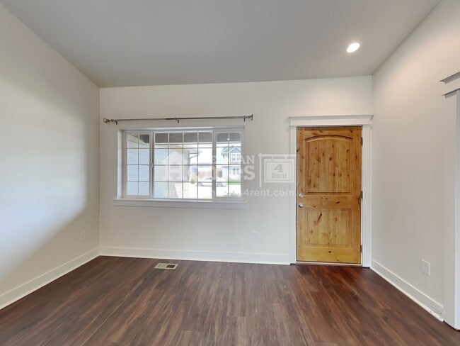 Photo - 891 S Threave Ave