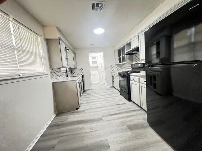 Photo - 1204 NW Fort Sill Blvd