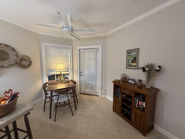 Dining room - 1701 The Greens Way Unit 411