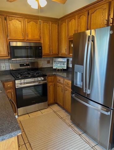 Photo - 609 Storrs St
