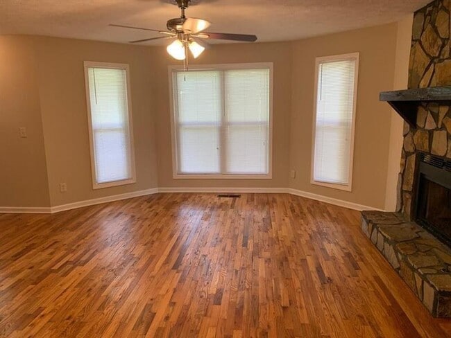 Photo - 768 Emerald Forest Cir SW