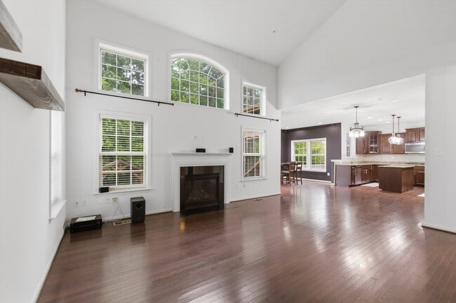Photo - 7585 Holly Ridge Dr