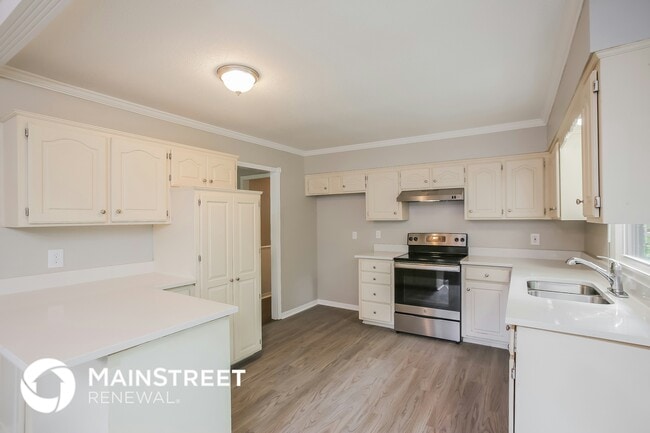 Photo - 11323 Thompson Ave
