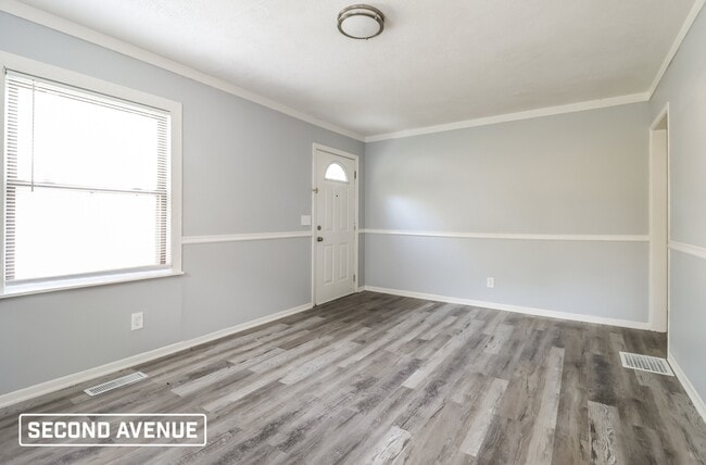 Photo - 462 Pedretti Ave