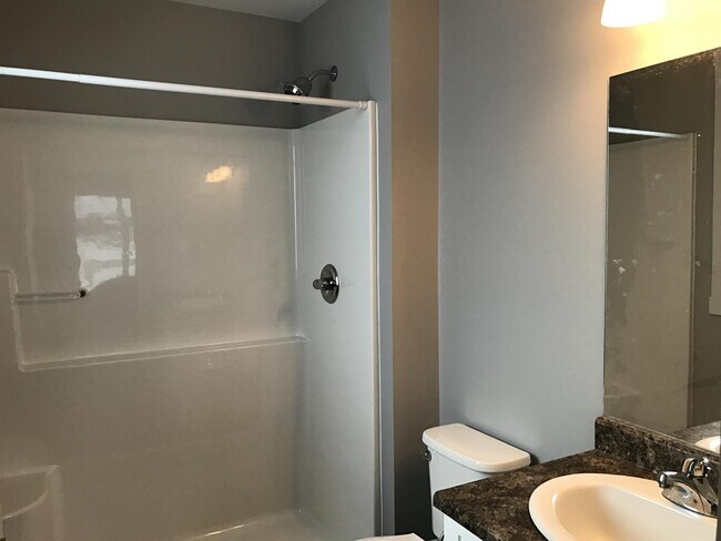 Photo - 10307-10112 112 St