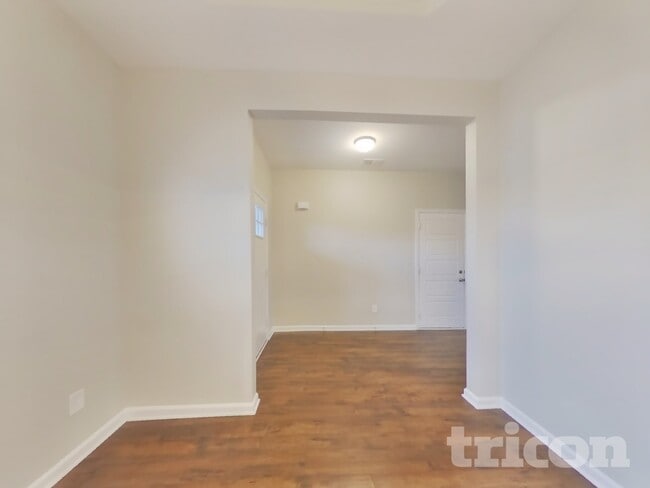 Photo - 824 Ellyson Dr