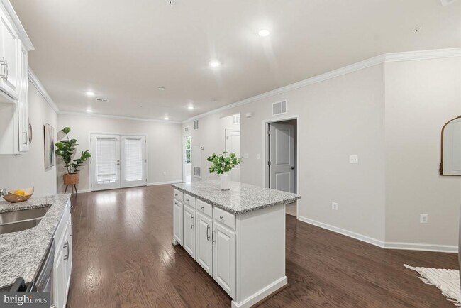 Photo - 23286 Southdown Manor Terrace Unit 108