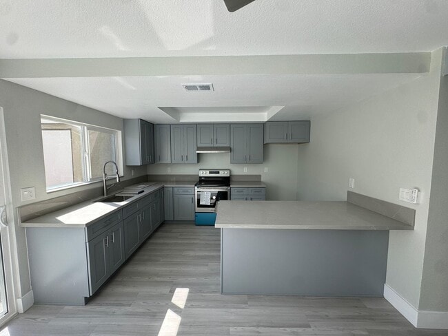 Fully renovated Condo - Fully renovated Condo