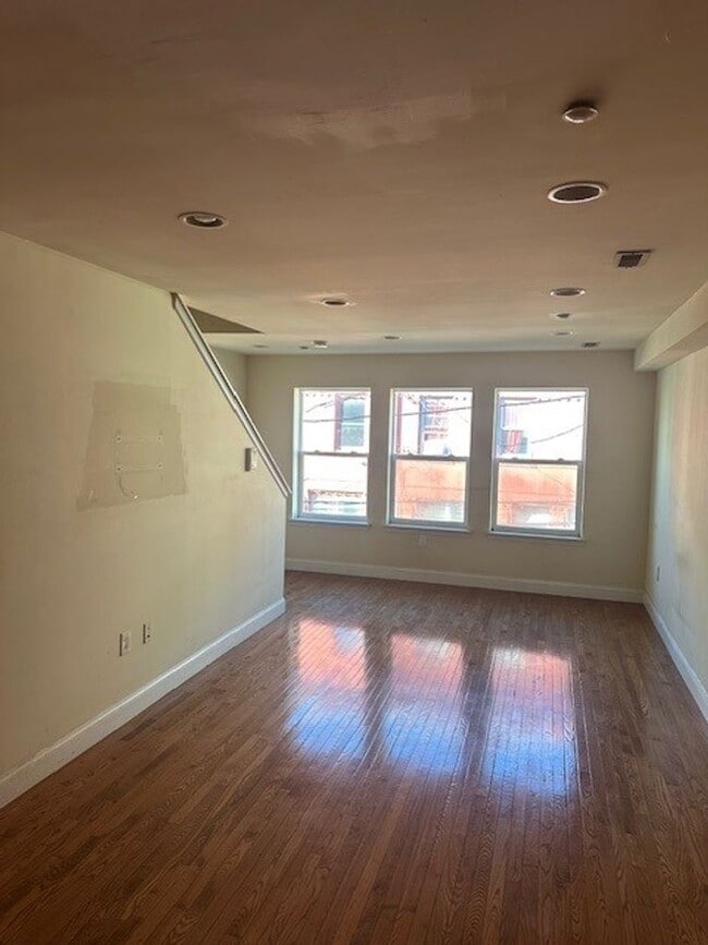 Building Photo - 1923 N Gratz St Unit 1923 N Gratz St - B