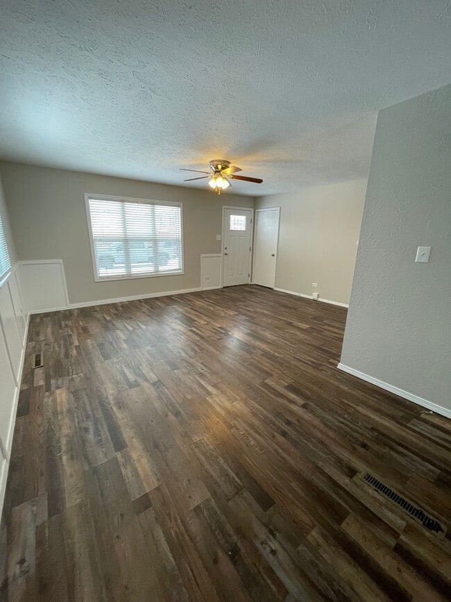 Photo - Great 4 Bedroom Home for Lease!