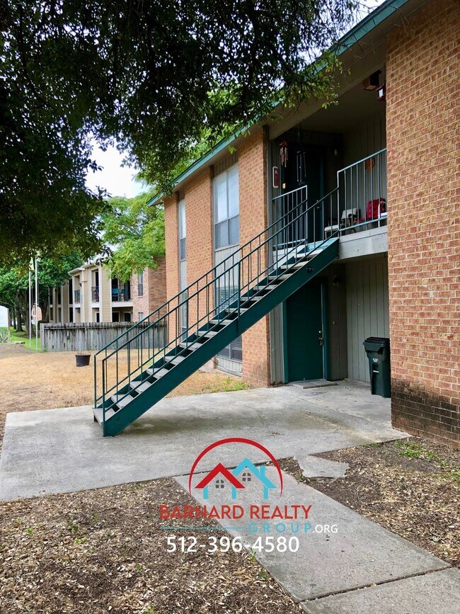 Building Photo - 108 Uhland Rd Unit 02
