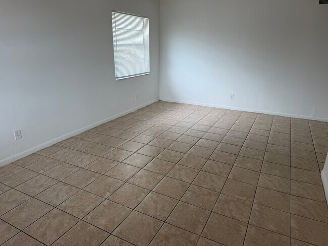 Photo - 3701 SW 59th Terrace Unidad 11