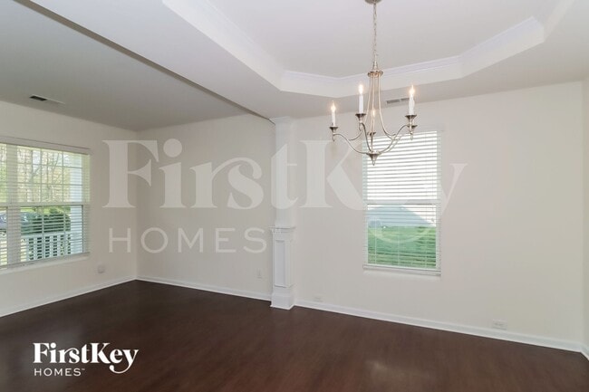 Photo - 114 Emperors Trl