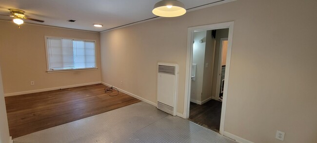 Building Photo - 1624 Myrtle St Rental