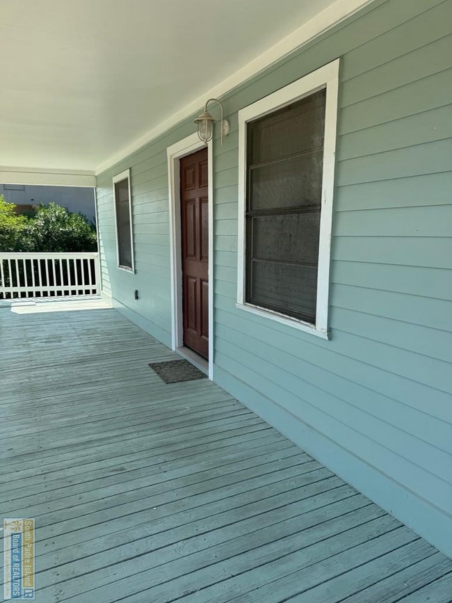 Photo - 110 E Hibiscus St