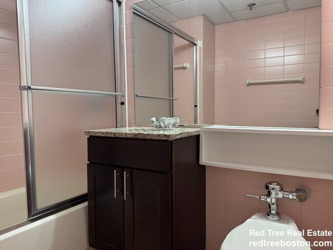 Photo - 62 Boylston St Unidad 724